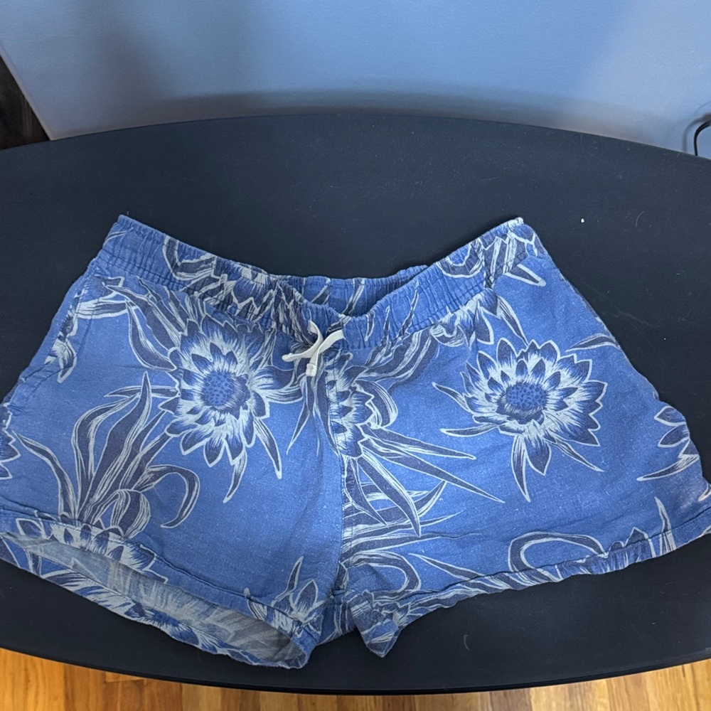 Patagonia Blue Floral Athletic Shorts 55% Hemp, 45% Organic Cotton